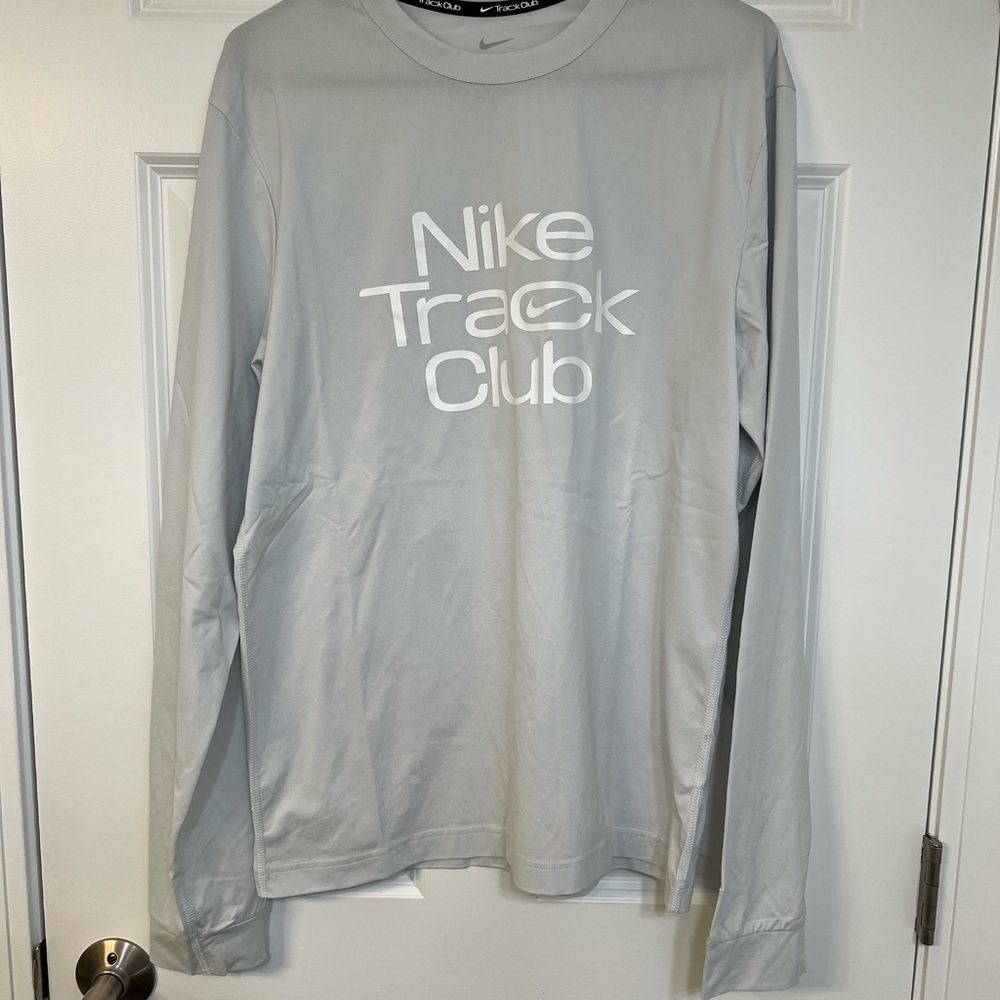 Nike Men's Dri-FIT Track Club Long Sleeve Graphic T-Shirt